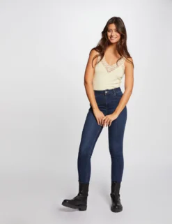 Débardeur Bretelles Larges Avec Dentelle Jaune Paille Femme 7 Débardeur Bretelles Larges Avec Dentelle Jaune Paille Femme -Mode de Reve Magasin debardeur bretelles larges avec dentelle jaune paille femme vue5 32536300883940402