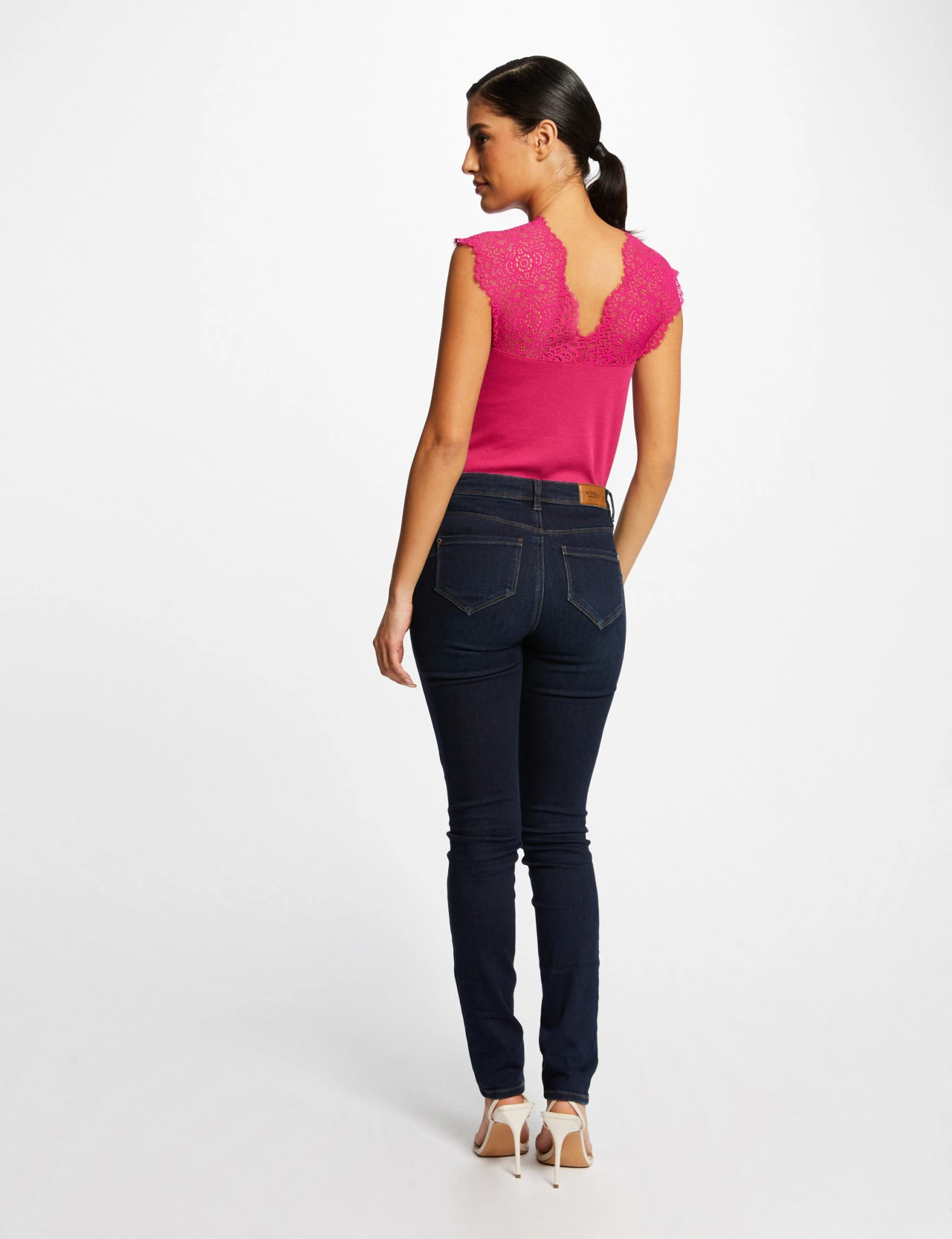 Débardeur Bretelles Larges En Dentelle Rose Fonce Femme 2 Débardeur Bretelles Larges En Dentelle Rose Fonce Femme – Image 2