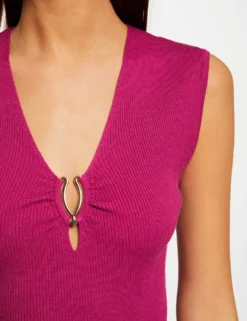 Pull Manches Courtes Col Détail Bijou Framboise Femme -Mode de Reve Magasin pull manches courtes col detail bijou framboise femme vue4 32536300942750502