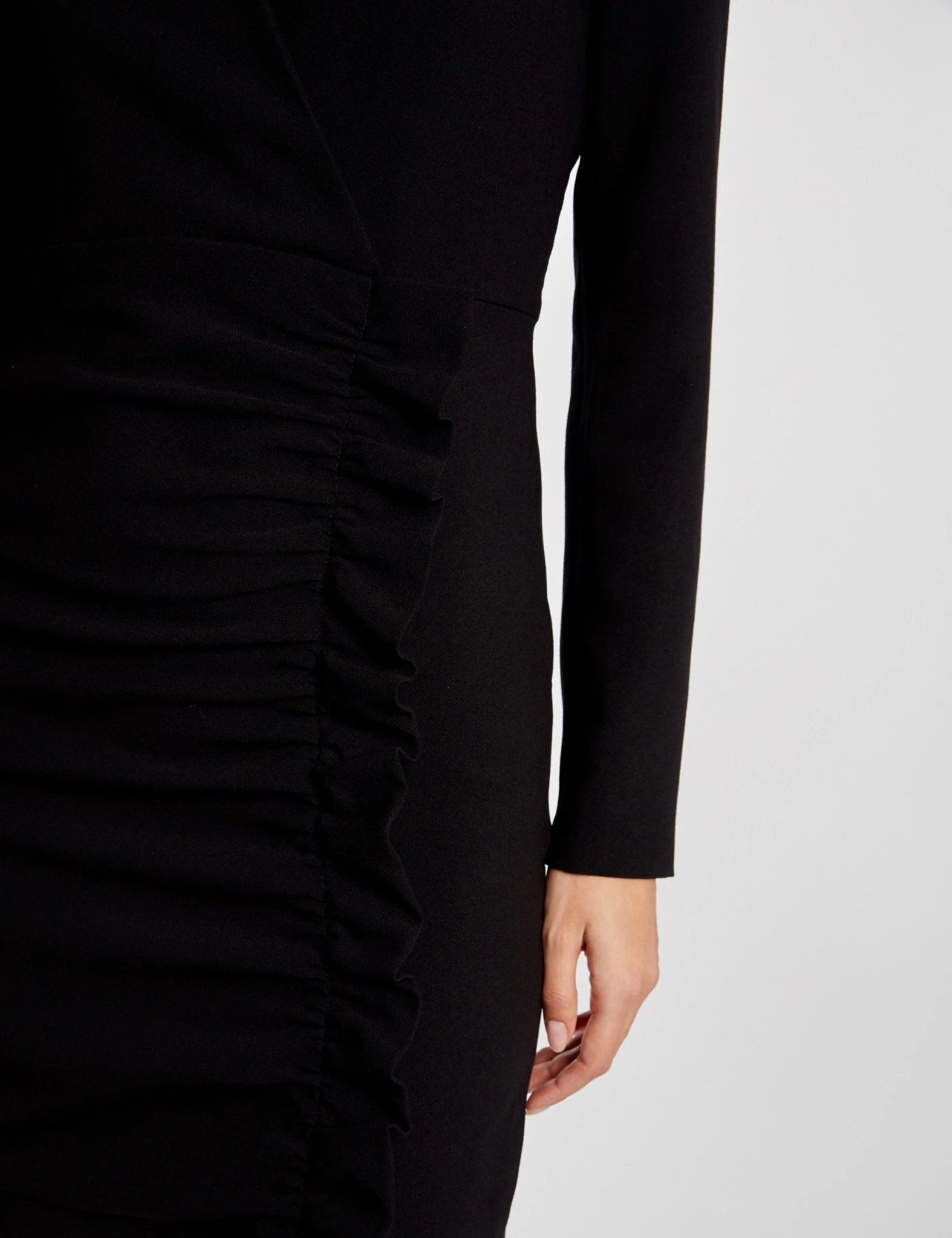 Robe Ajustée Drapée à Volants Noir Femme 3 Robe Ajustée Drapée à Volants Noir Femme – Image 3