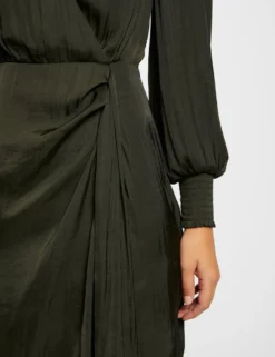 Robe Cintrée Drapée Satin Vert Fonce Femme -Mode de Reve Magasin robe cintree drapee satin vert fonce femme vue4 32536300949160601