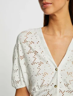 T-shirt Manches Courtes à Broderie Ecru Femme -Mode de Reve Magasin t shirt manches courtes a broderie ecru femme vue4 32536300962690201