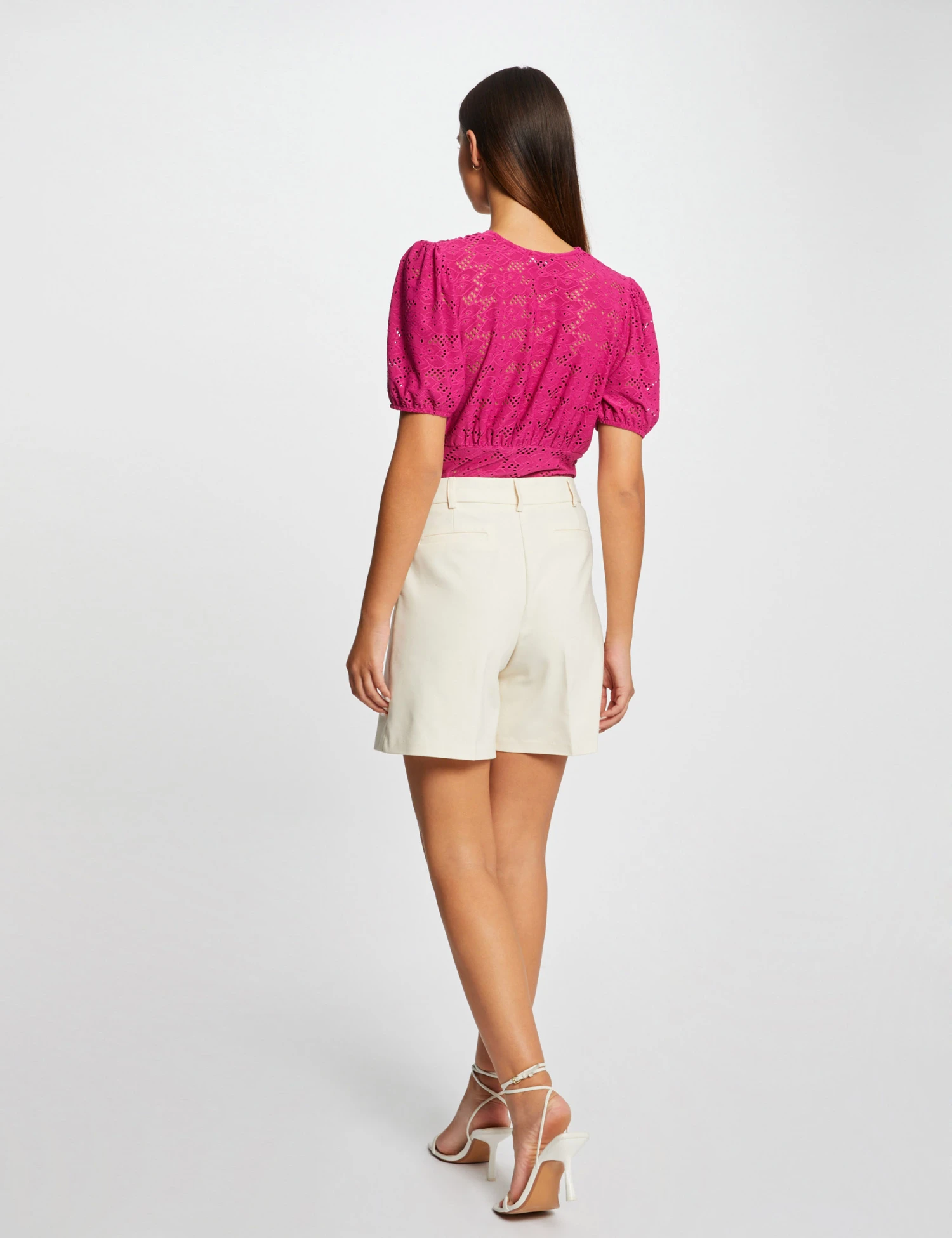 T-shirt Manches Courtes à Broderie Framboise Femme 2 T-shirt Manches Courtes à Broderie Framboise Femme – Image 2