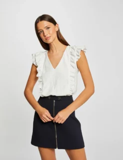 T-shirt Manches Courtes Brodé à Volants Ecru Femme